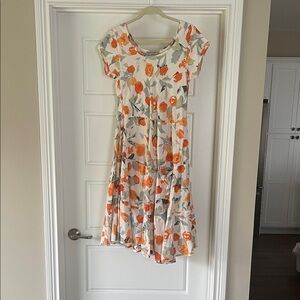 Floral Short Sleeve knee length Dress with Orange Roses Never worn